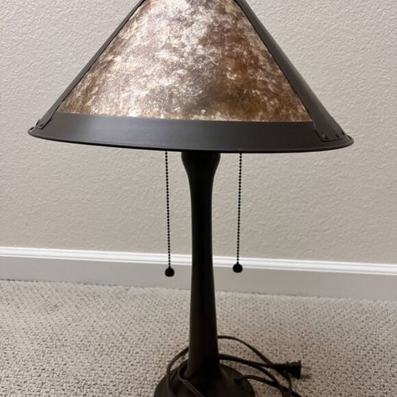 Empire Mica Lamp- Warm Amber Glow - Picture 4 of 6